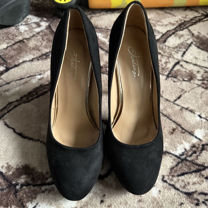 Обувки на висок ток велур