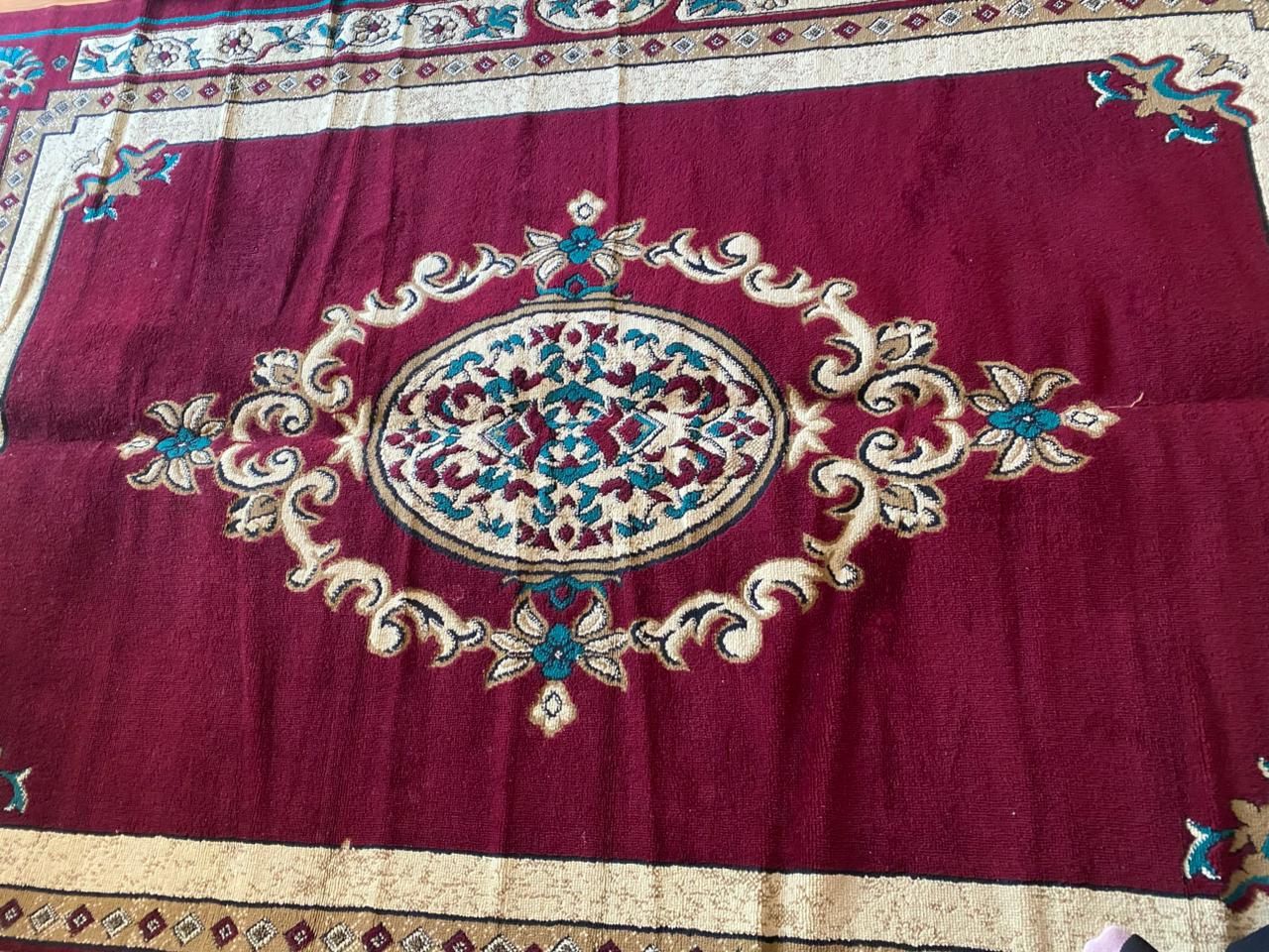 Продам 2 ковра в хорошем