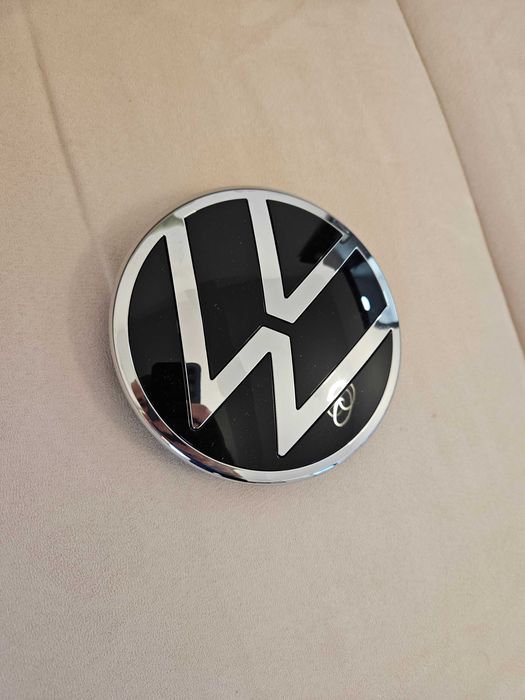 Emblema Sigla Frontala FARA Radar VW Volkswagen Golf 8 5H0853601D