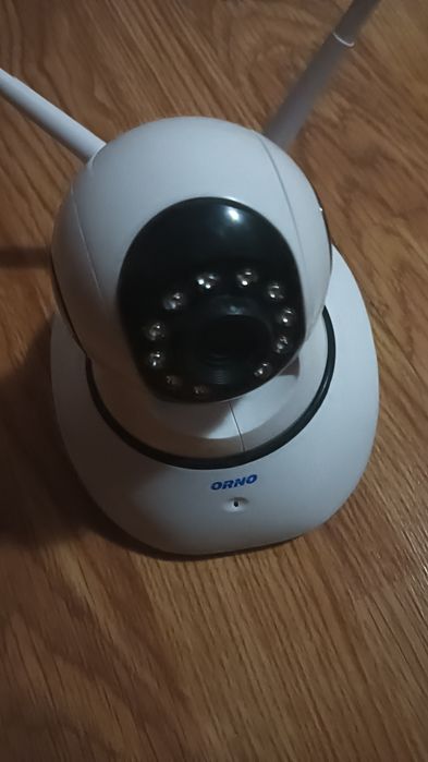 Vând 2 camere supraveghere noi