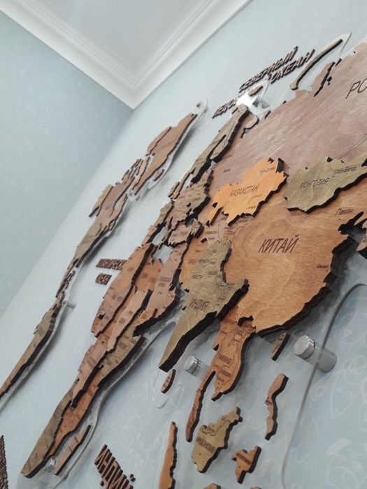 Деревянная карта мира. Отличный и стильный подарок.