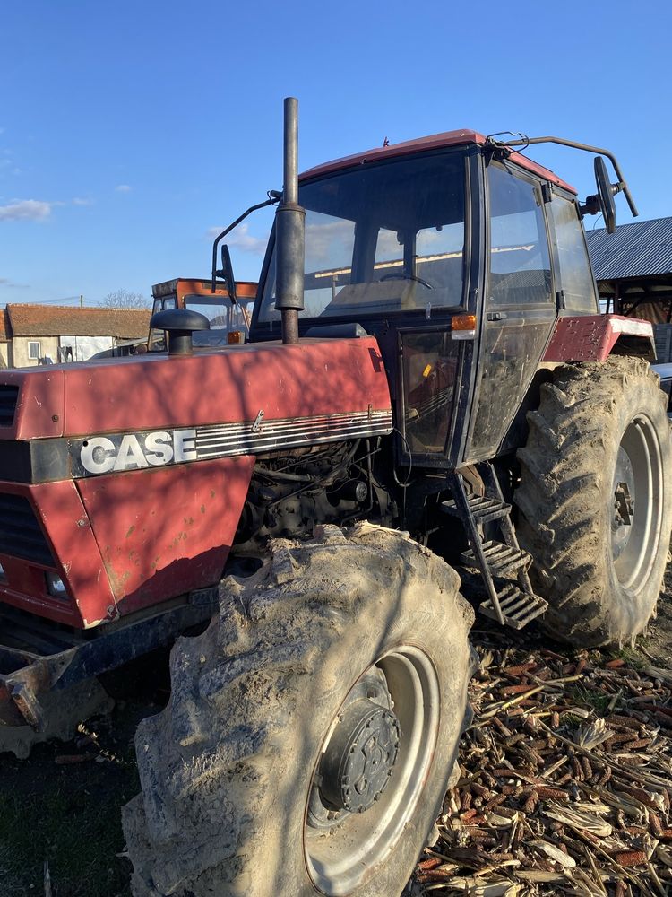 Vând tractor Case