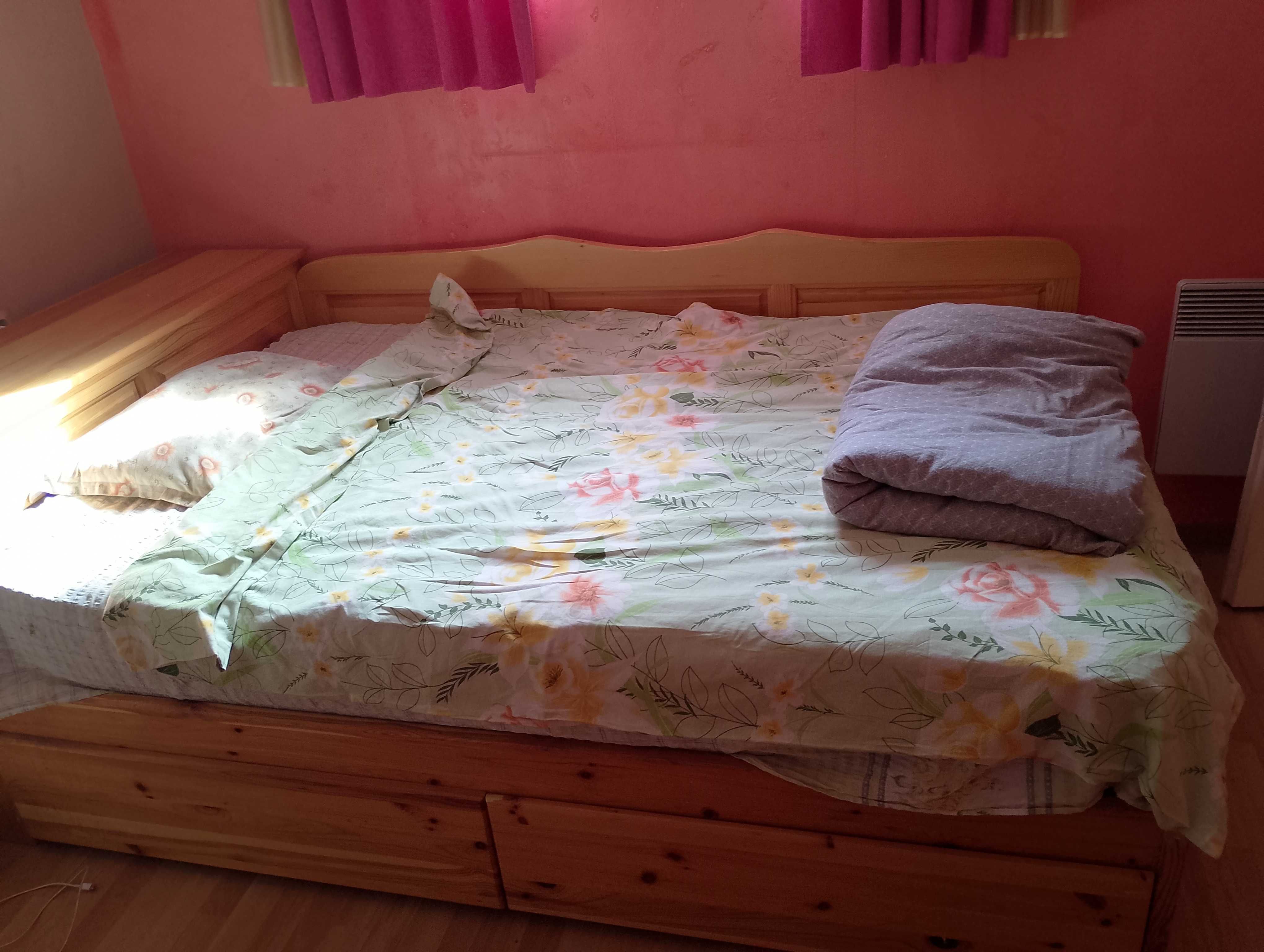 Спалня/Приста от масив чам