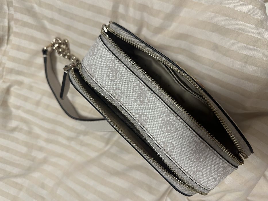 Чанта guess.