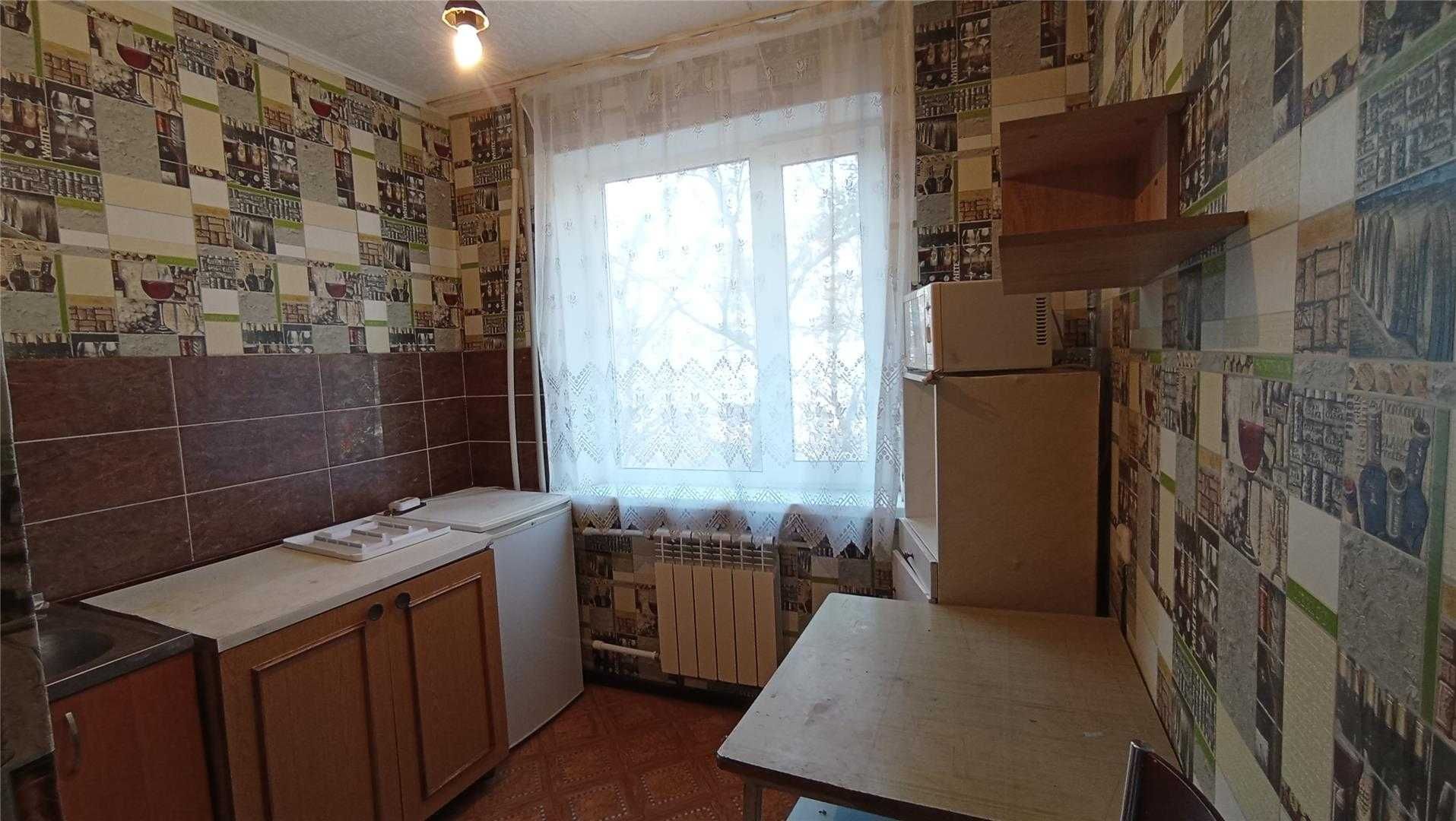 Продам 1-комнатную квартиру по Металлургов, 31 м², 3/5 этаж