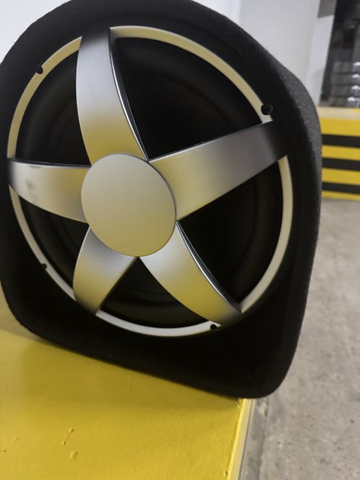 Сабвуфер с встроенным усилителем (новый)!!