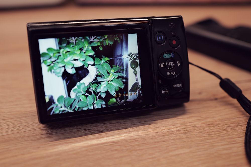 Aparat foto Canon Ixus 180 Black WiFi 20Mp ITP wireless Card data ora