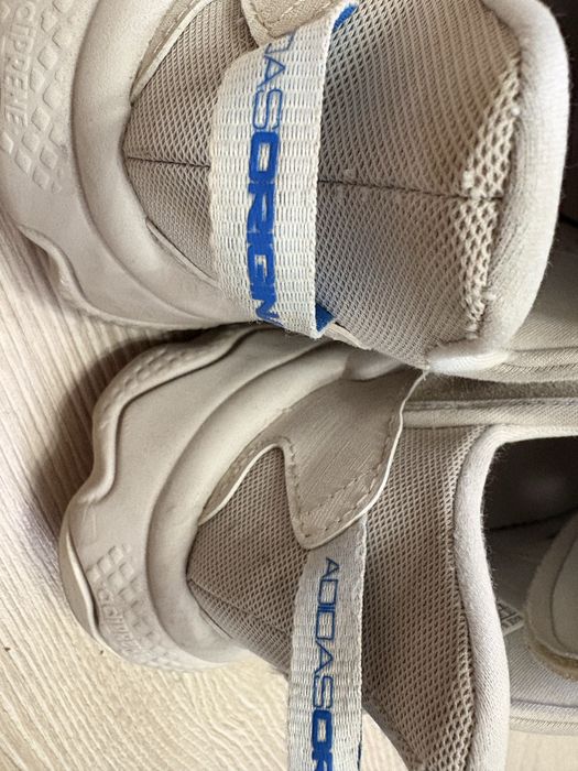 Vand Adidas Ozwego