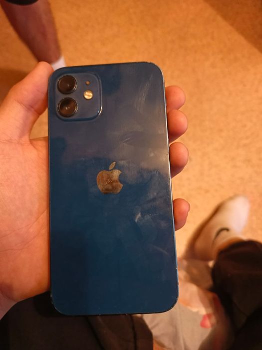 продам айфон 12 срочно