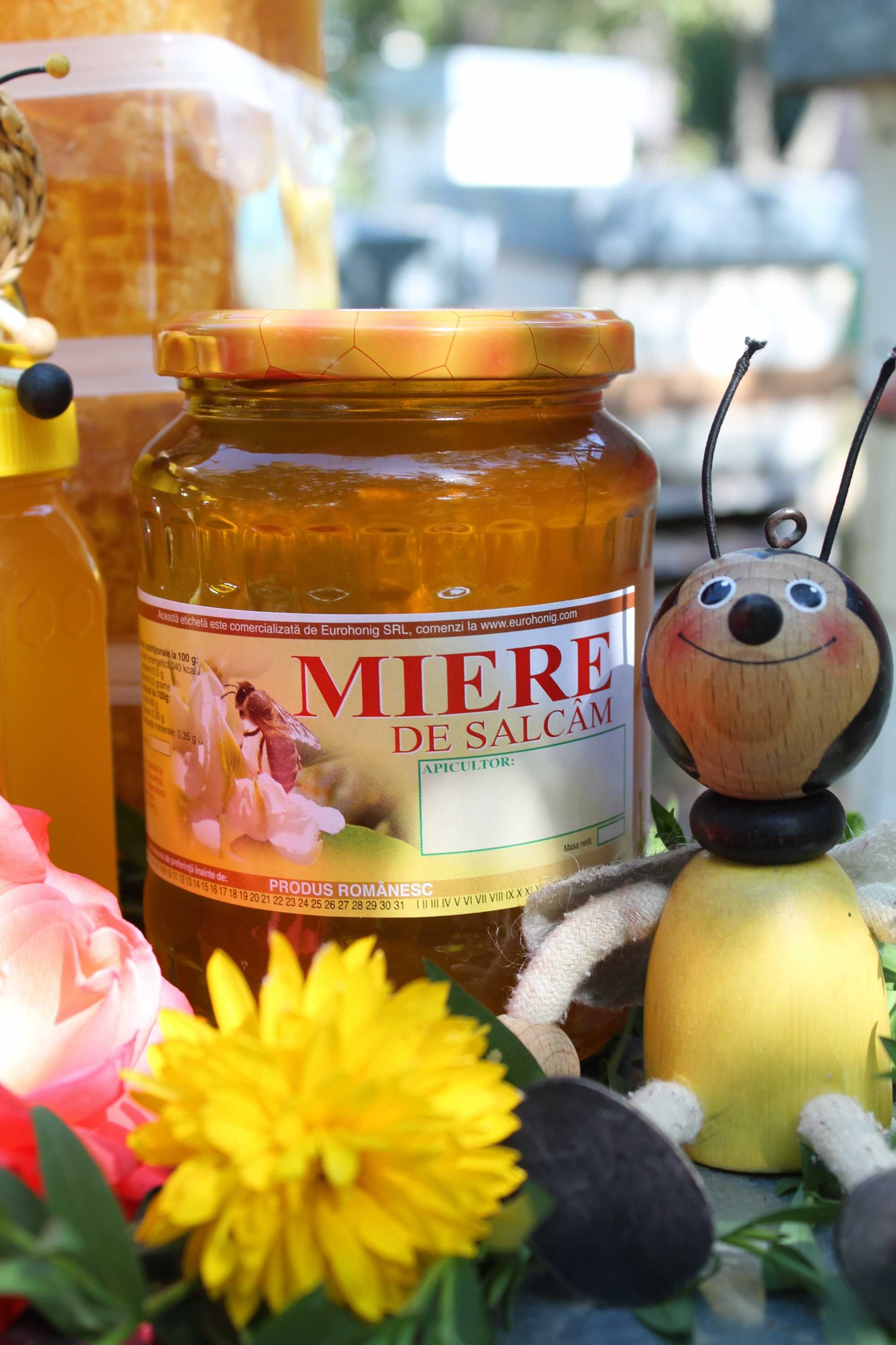 Miere de albine: salcâm, tei și polifloră