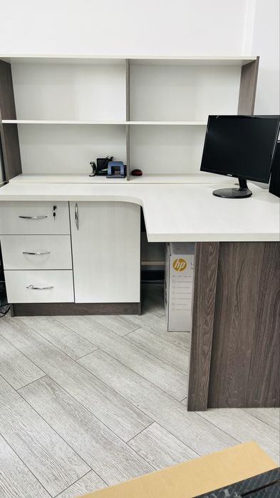 Продается офисная мебель