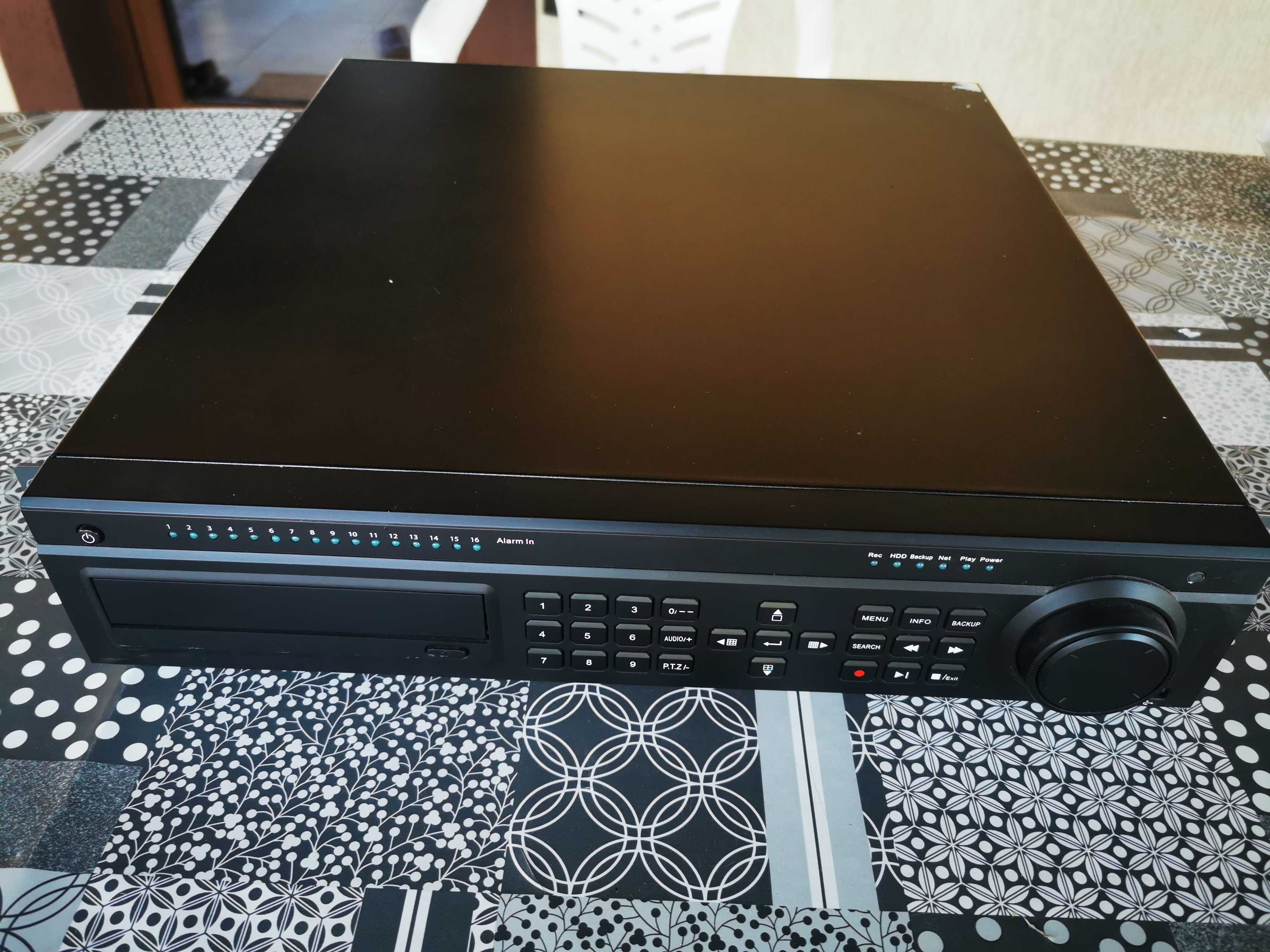 DVR/NVR TechSon TC-DVR XLN3016 SDI (16 canale)