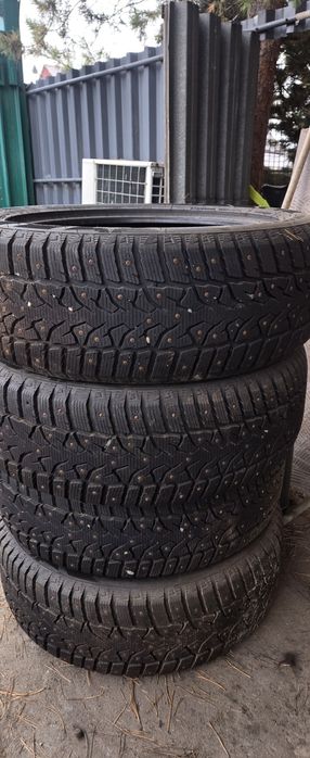 Продам зимние шины 245.50R20
