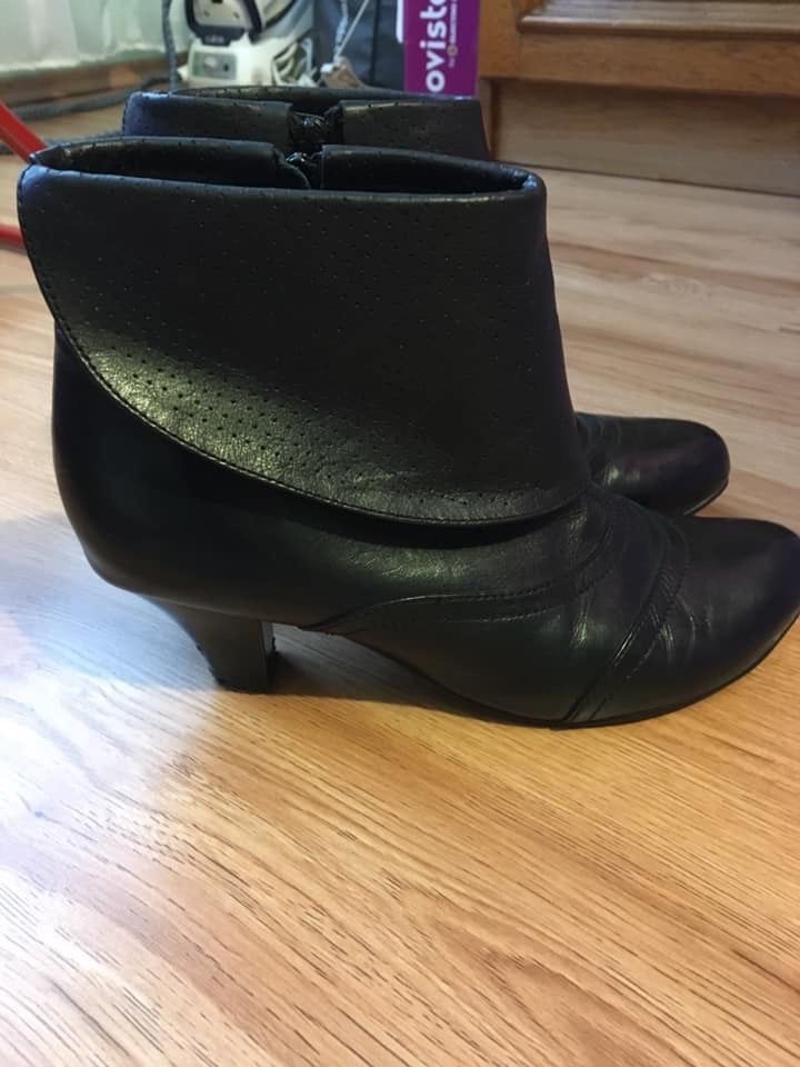 Botine din piele nr 39. Stare perfectă!