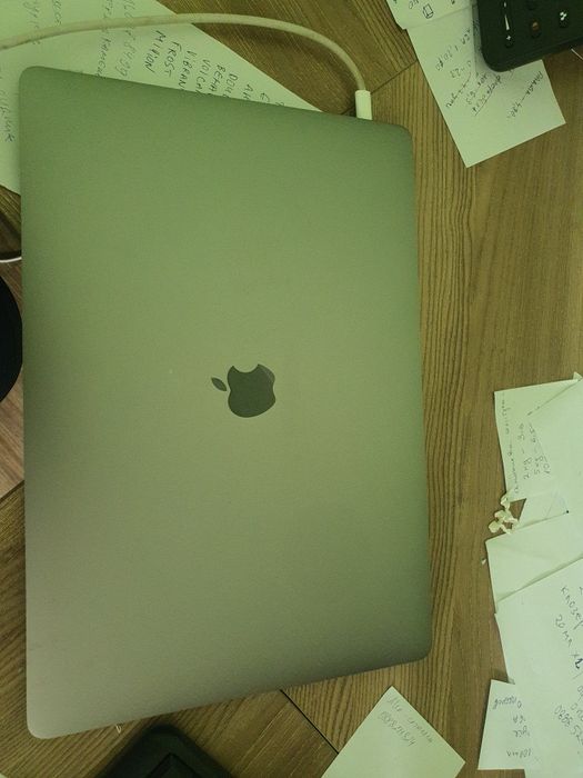 Macbook Pro 15 2018 i7 2,9Ghz 16RAM 500 GB SSD Нова батерия