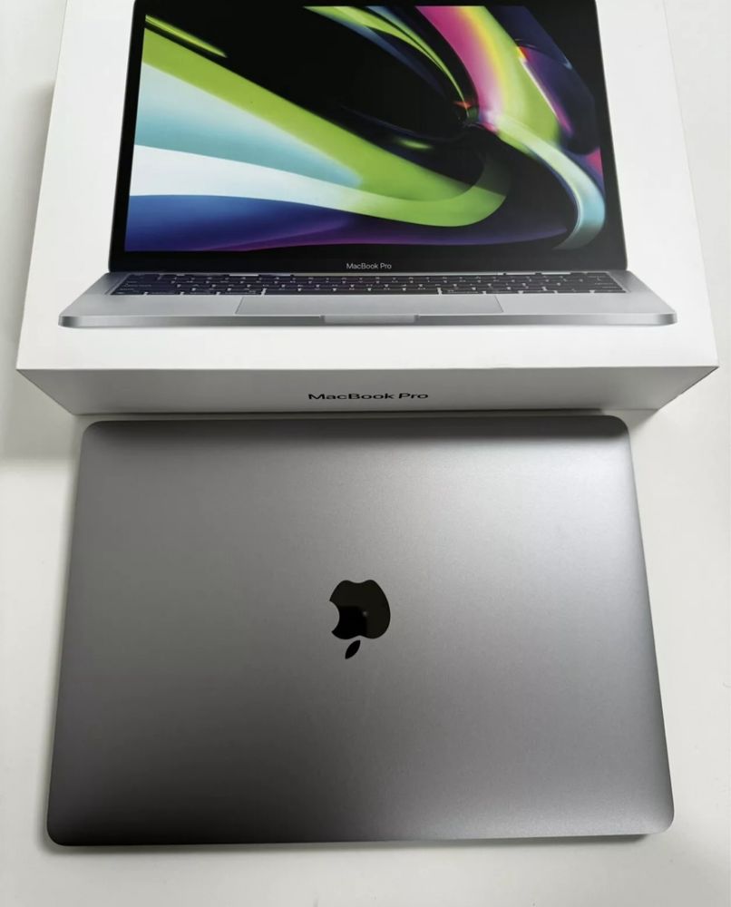 MacBook Pro Retina 2023 cu procesor Apple M2 / 24GB ram / 1TB SSD