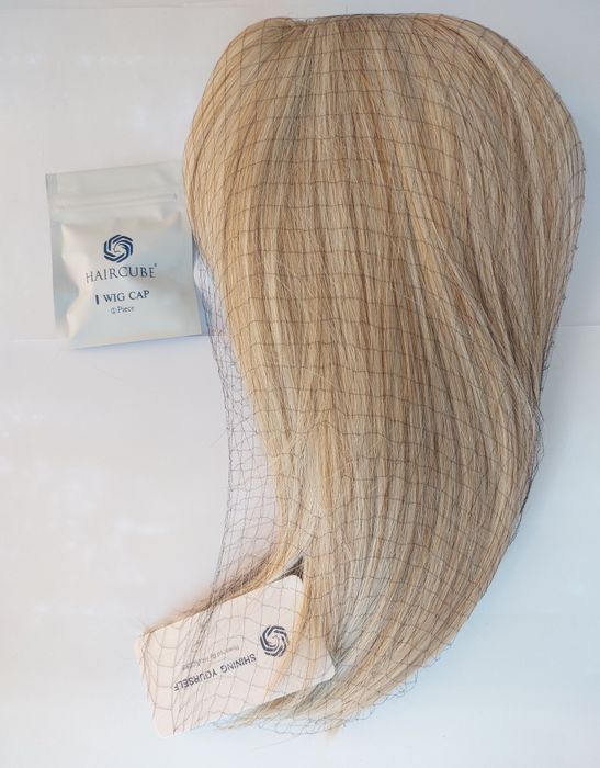 Къса руса перука с бретон