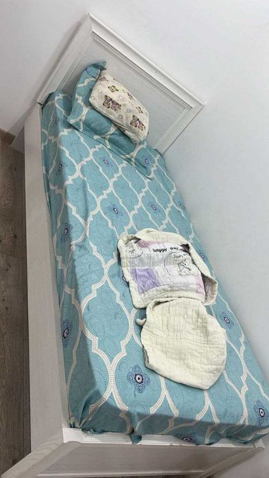 Отдам кровать в разборе без матраса 200х90