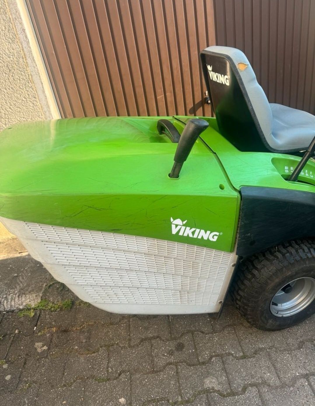 Tractoras Viking 17,5 CP