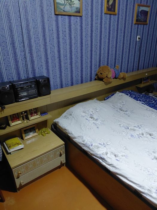 Продаётся спальный гарнитур