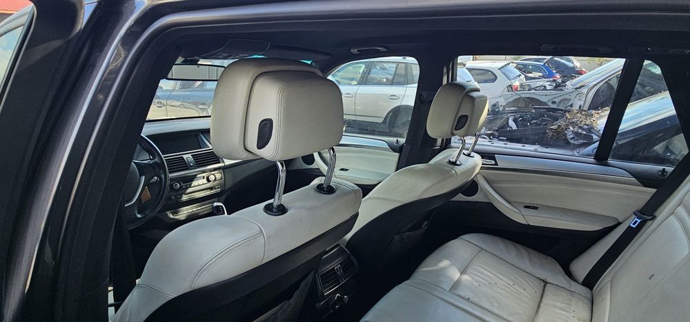 BMW X5 E70 Facelift 4.0d (motor defect)
Faruri xenon