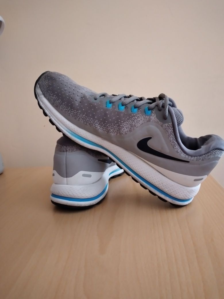 Маратонки Nike Zoom Vomero 13