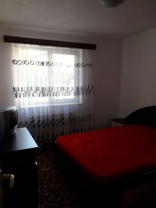 Închiriez apartament 2 camere Piața Mică