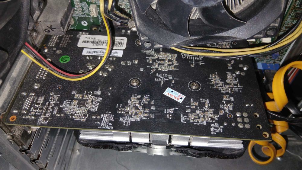 Продам видеокарту GT730 в хорошем состоянии на родной пломбе GDDR5 2gb