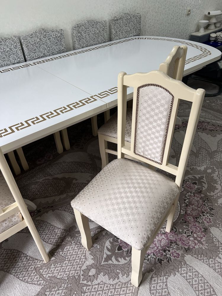 Продам стол и стулья