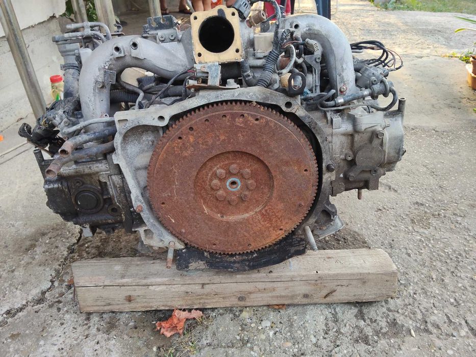 Motor Subaru 2.5 v4