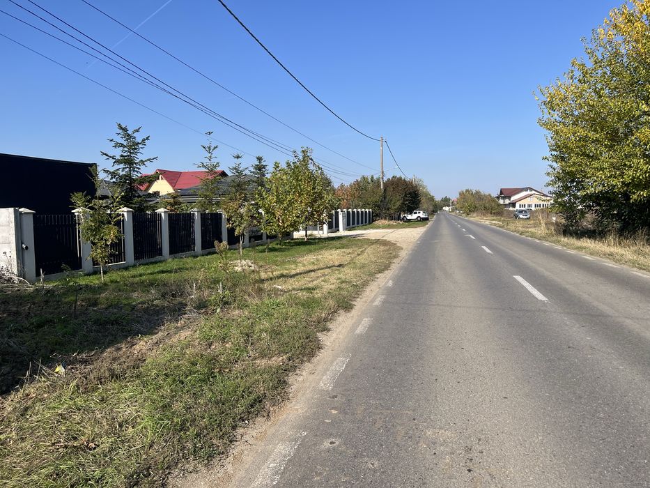 Teren Sabareni 2500m/deschidere 22m la drum asfaltat