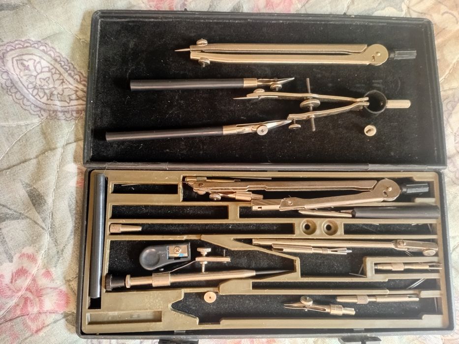 Циркуль, готовальня