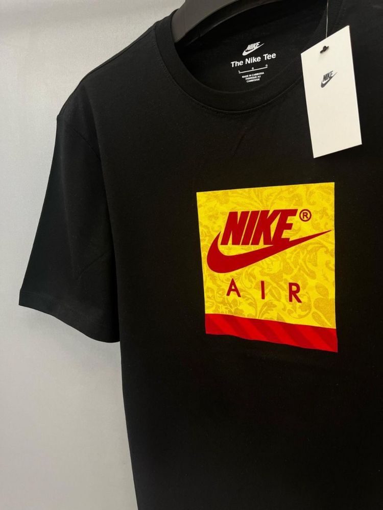 Мъжка тениска Nike само 19.5 лв.