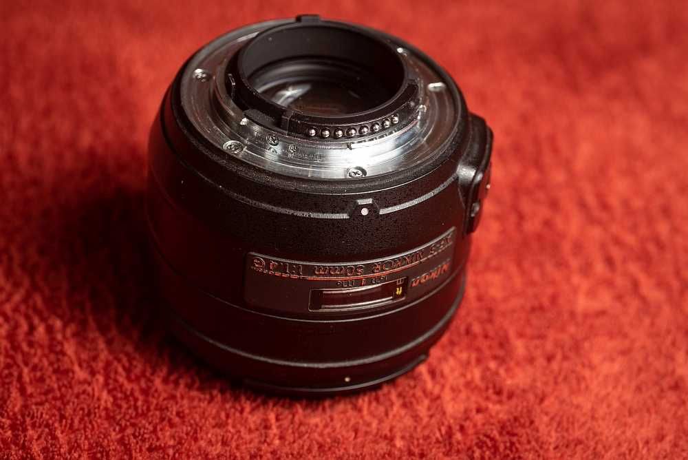 Vând obiectiv Nikon AF-S 50mm f/1.4 G Nikkor montura F pentru DSLR