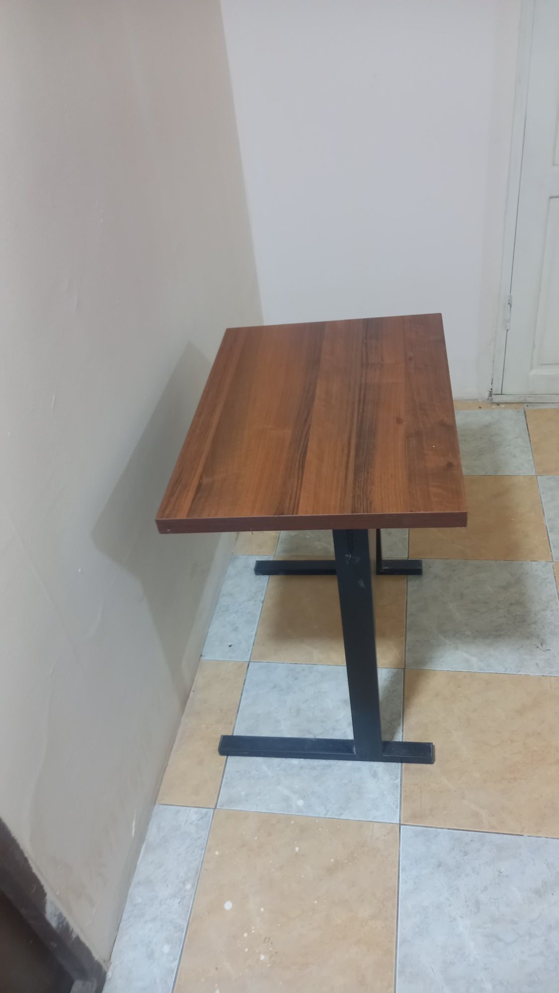 Bir kishilik stol, sifati kafolatlangan
