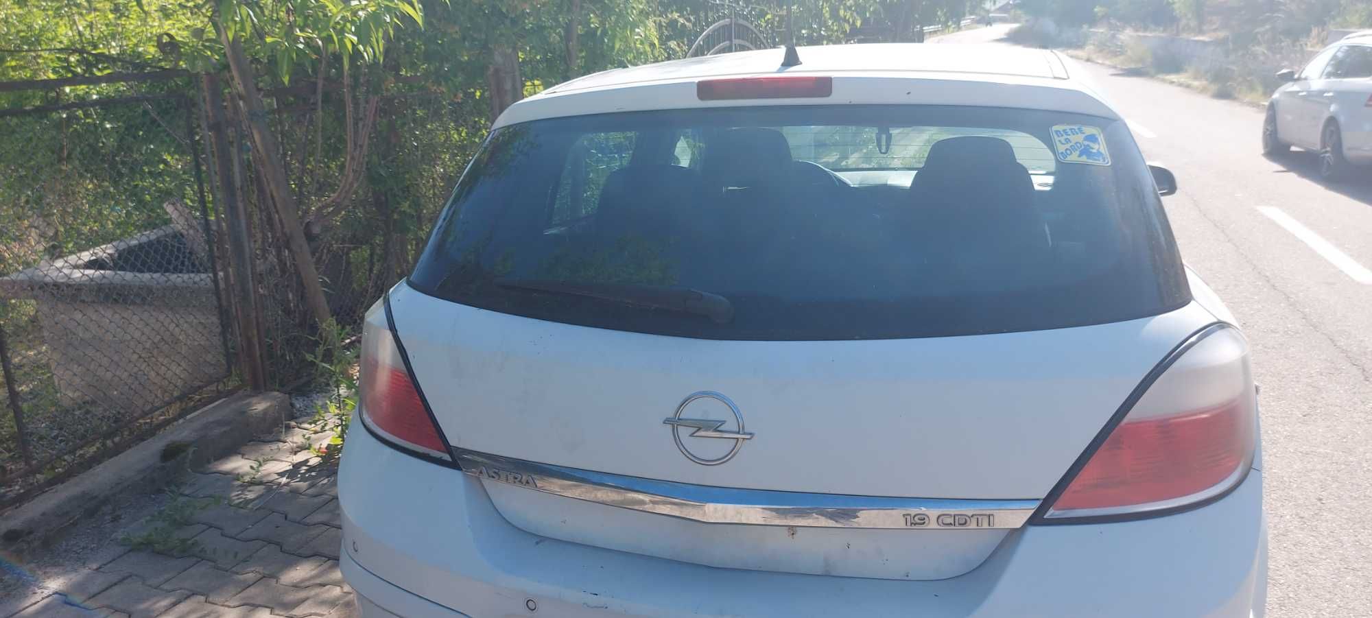Vând Opel aatra h ,1,9 din 2006