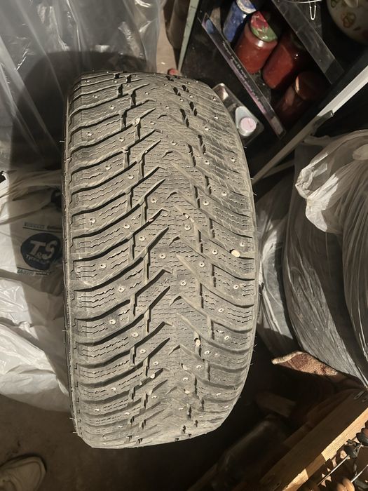 Продам зимнюю резину nokian types