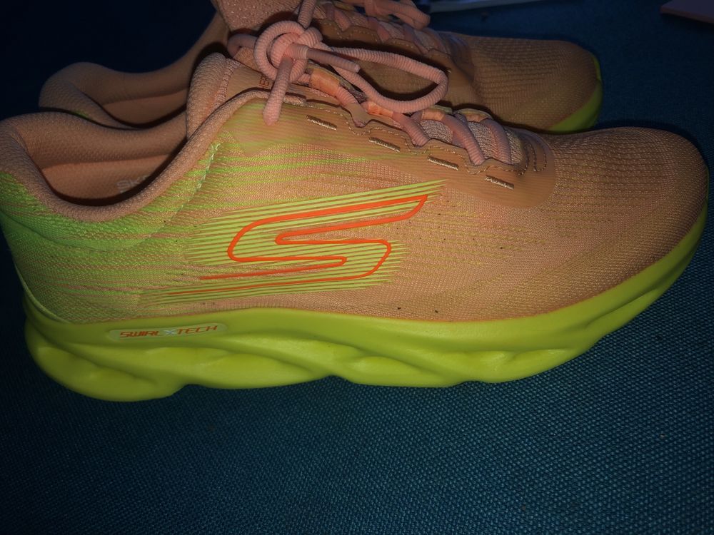 Skechers adidasi 39 Noi