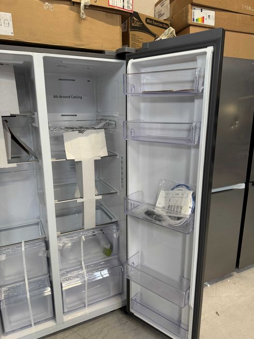 Frigider Samsung SIDEBYSIDE NOU