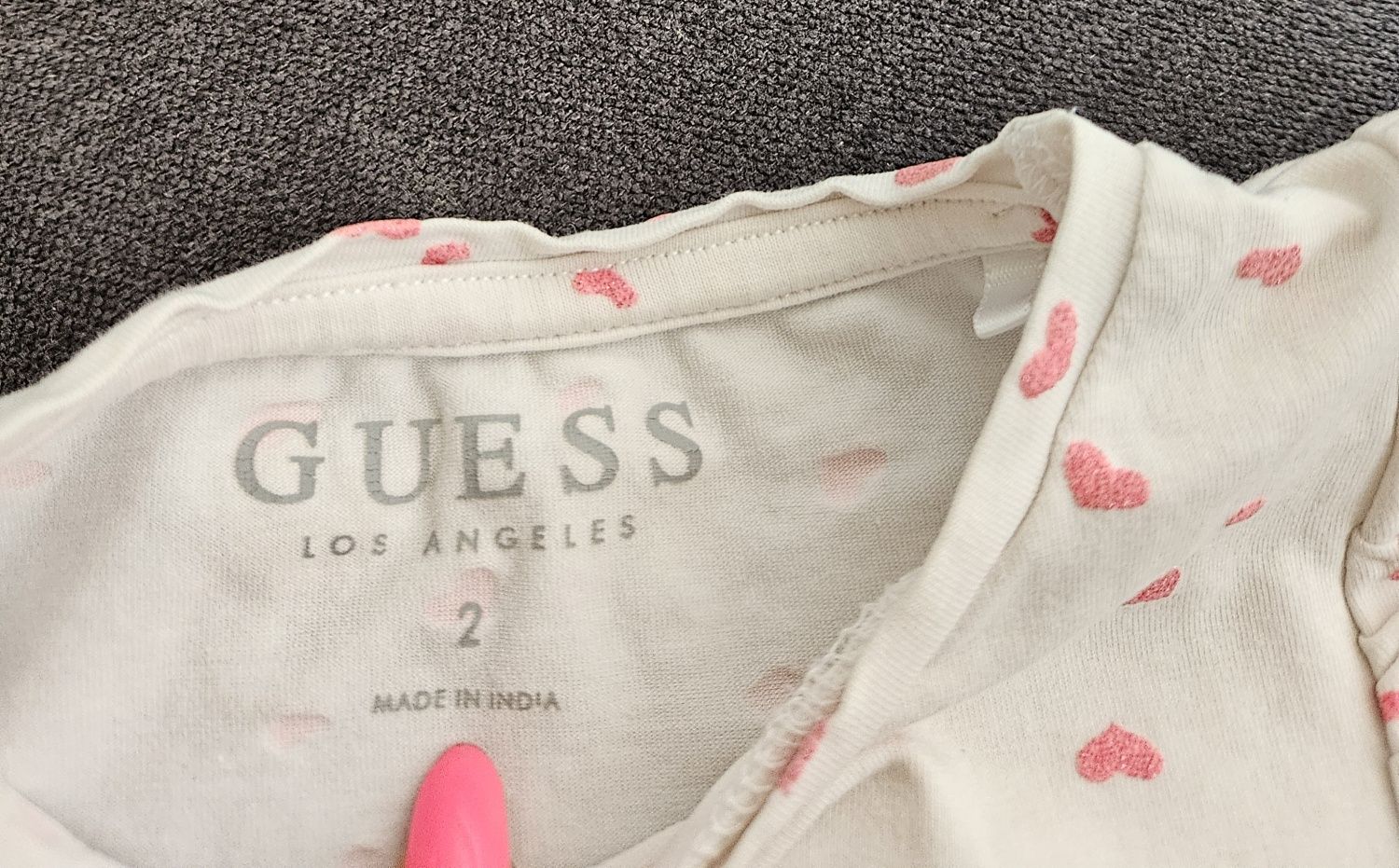 Дрешки за момиче на Guess