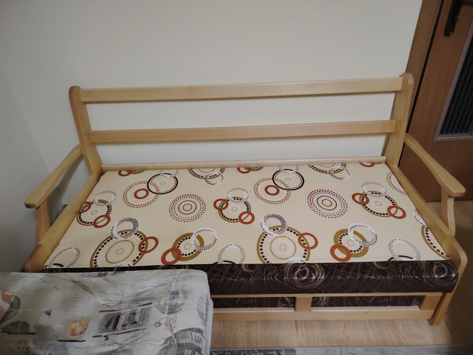 Разтегателен диван