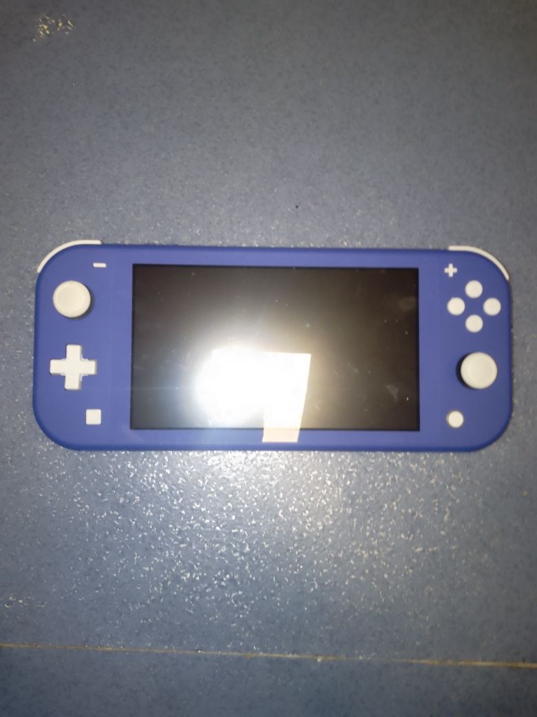 Vând consola Nintendo switch  blue