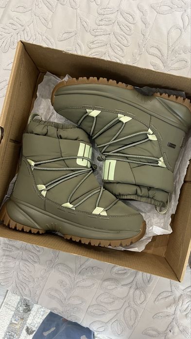 Продам Дутики, фирма UGG 37р.