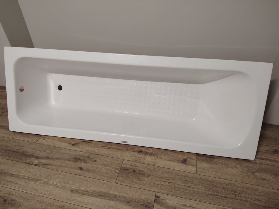 Ванна акриловая,