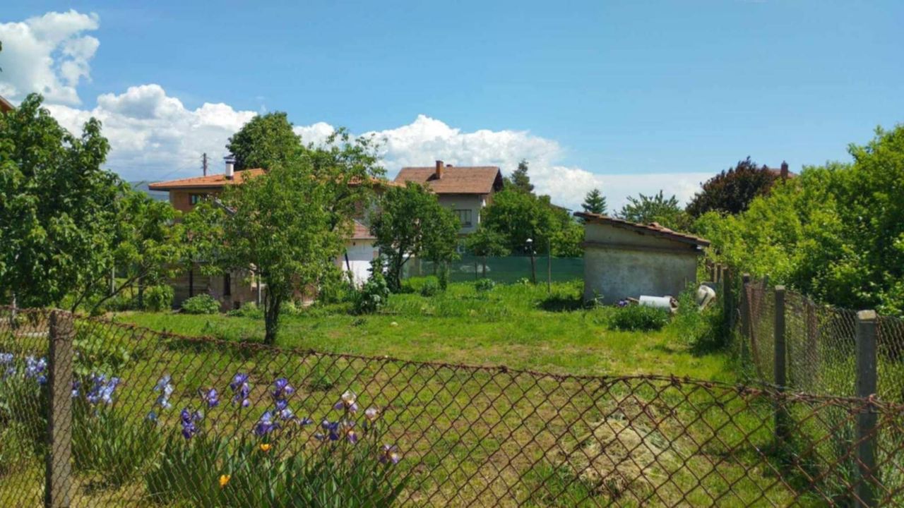 Продава се Парцел в Нови Искър - 675 кв.м за 178 €/кв.м - Снимка #1