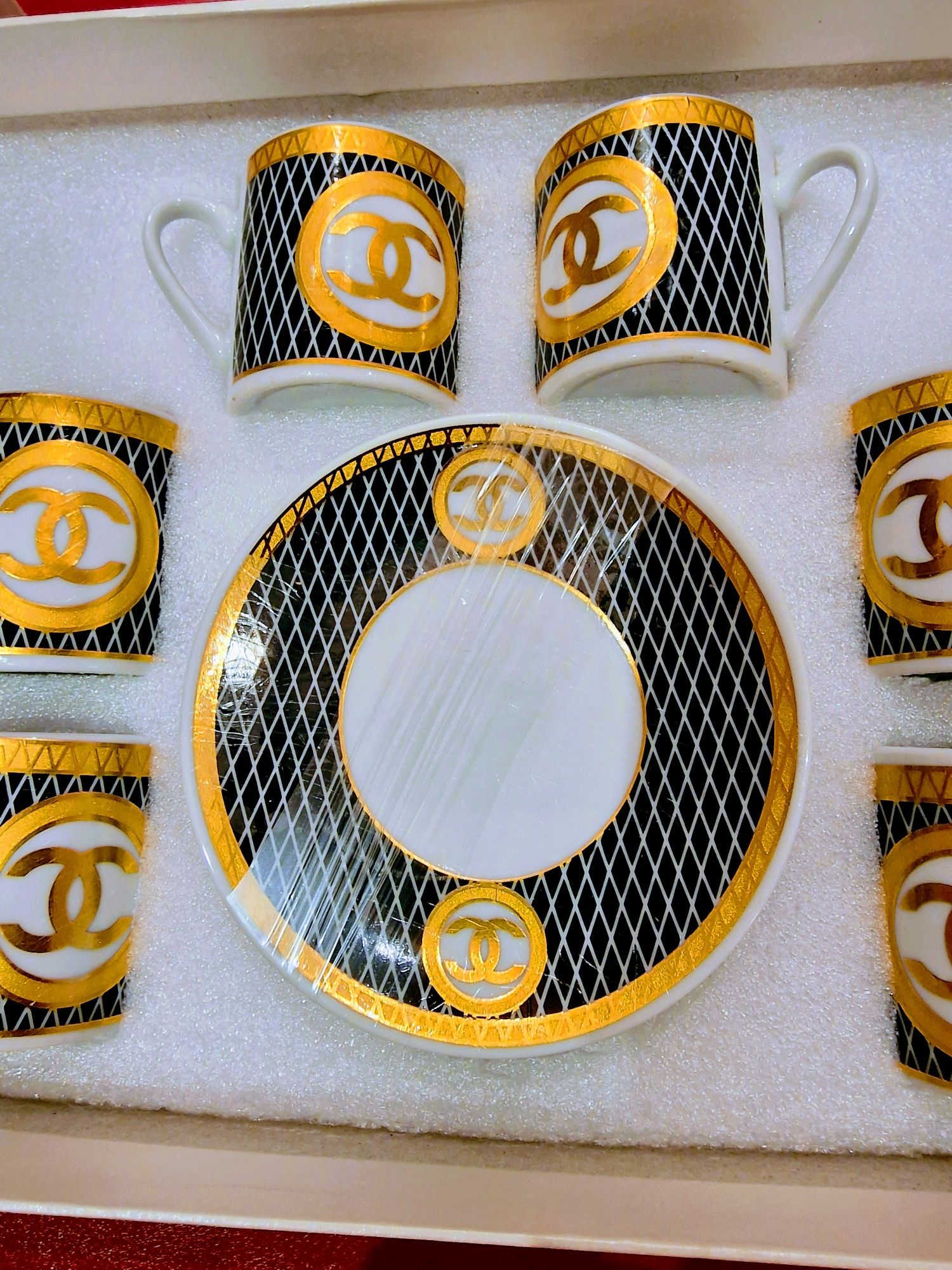 Set cafea 12 piese(6 farfurii+6 cescute),cutie, saculet, etichetă