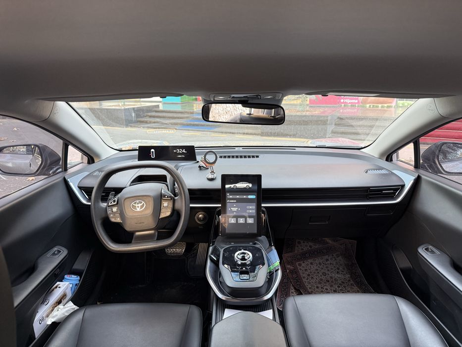 Toyota BZ3 100% электр сотилади