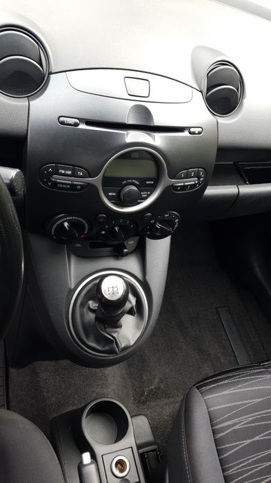 Mazda 2 , 1.3 benzina , 75 cp , An 2010 !
