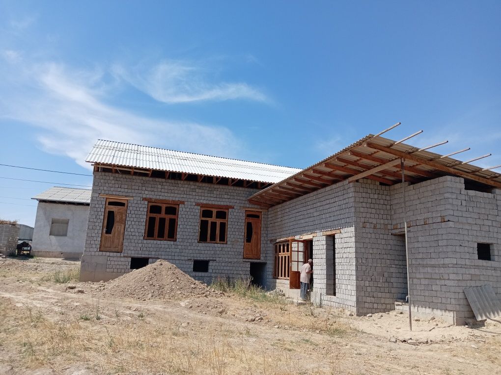 uy sotiladi narhi hamyombop 35 mig dolor