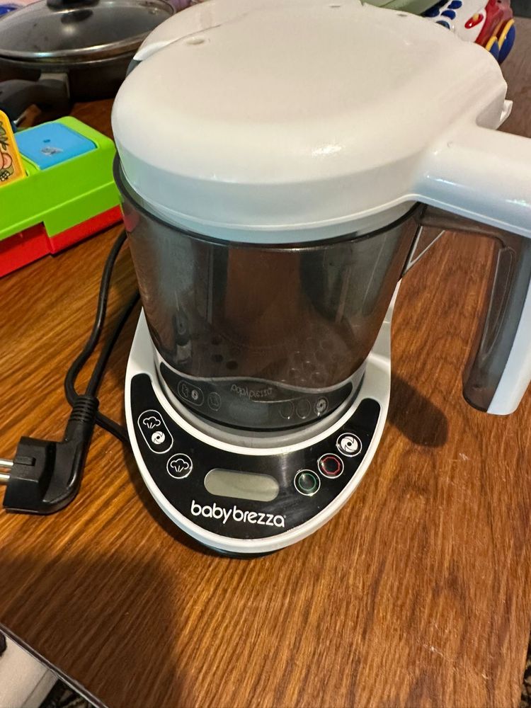 Aparat de gatit cu aburi BabyBrezza